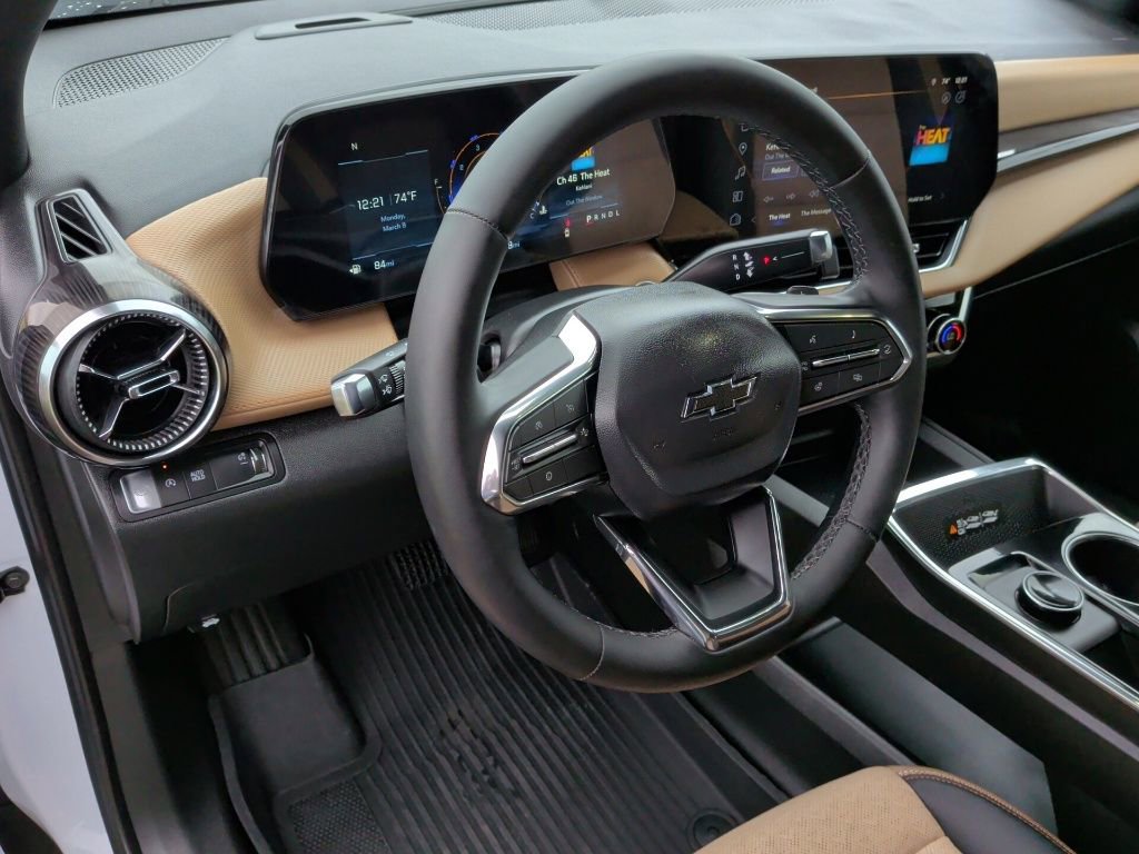 Used 2026 Chevrolet Equinox ACTIV w/ Convenience Package III image 14