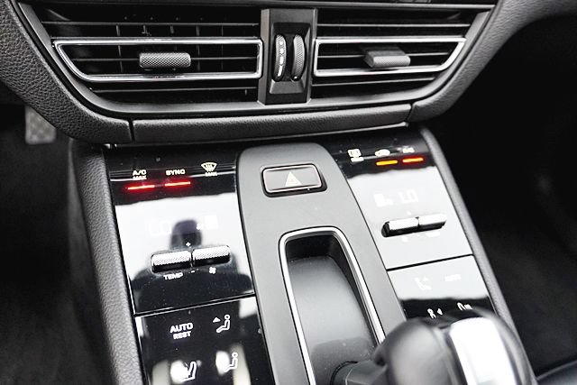Used 2024 Porsche Macan S w/ Premium Plus Package AWD/4WD image 34