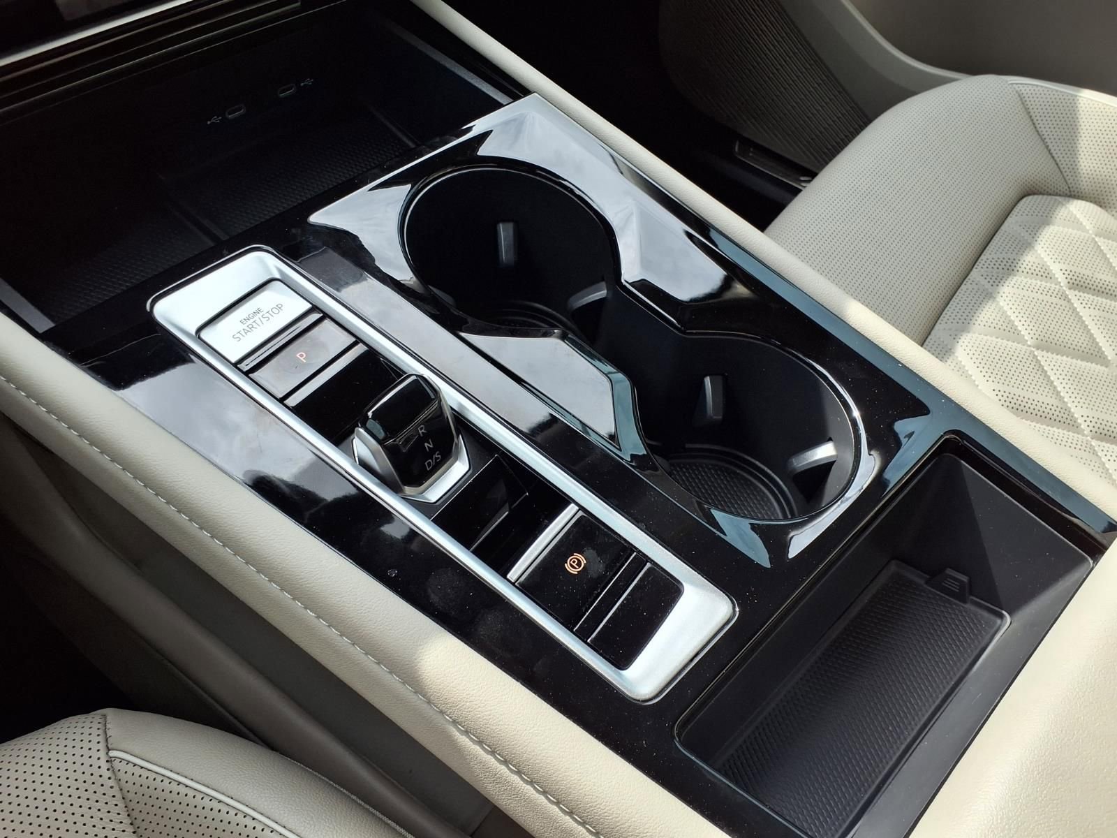 Used 2024 Volkswagen Atlas SEL Premium R-Line image 22