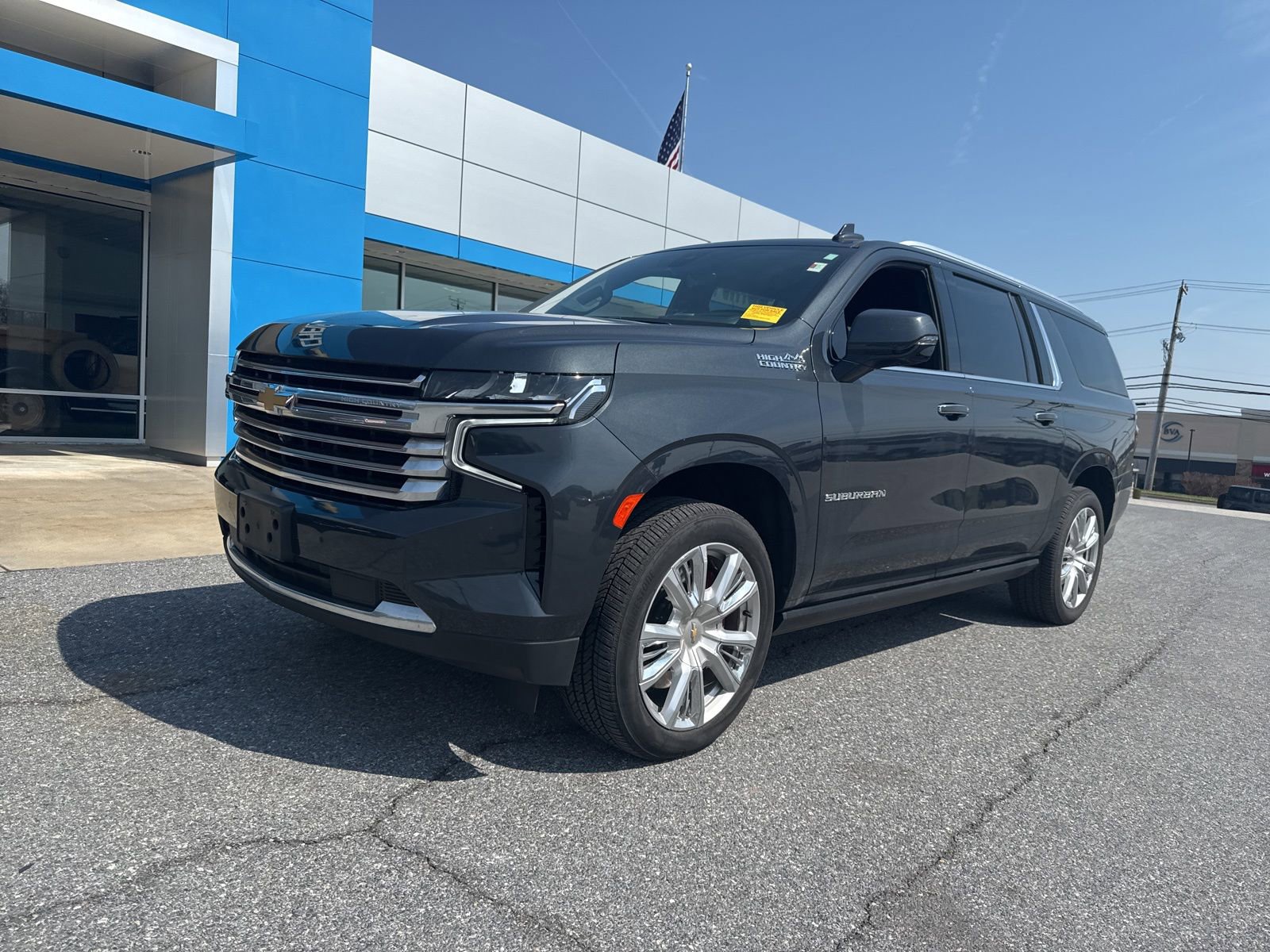 Used 2022 Chevrolet Suburban High Country image 1