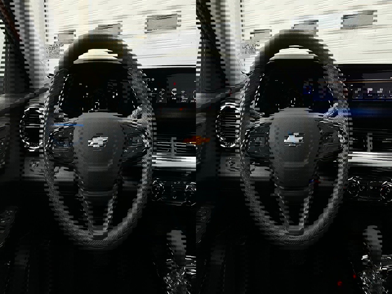 Used 2025 Chevrolet Trax LT image 31