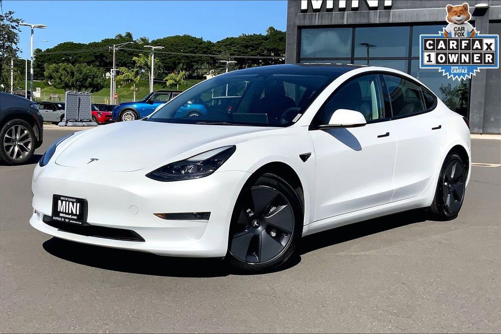 Used 2023 Tesla Model 3 Standard Range image 2
