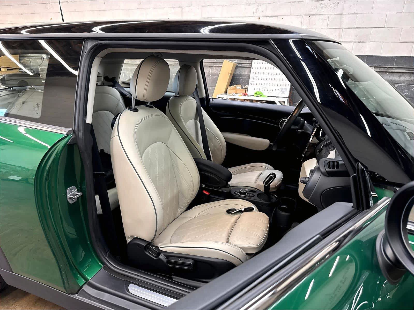 Used 2024 MINI Cooper SE w/ Signature Upholstery Package FWD image 10