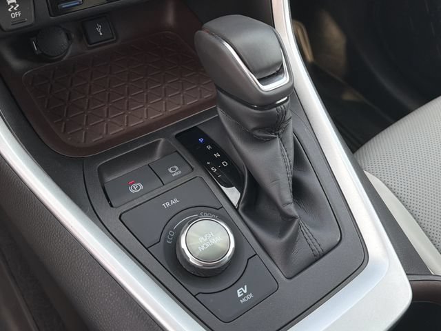 Used 2022 Toyota RAV4 Limited AWD/4WD image 34