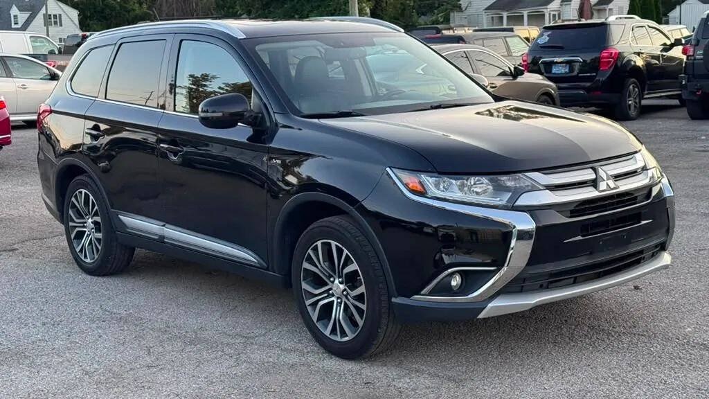 Used 2016 Mitsubishi Outlander GT AWD/4WD image 9