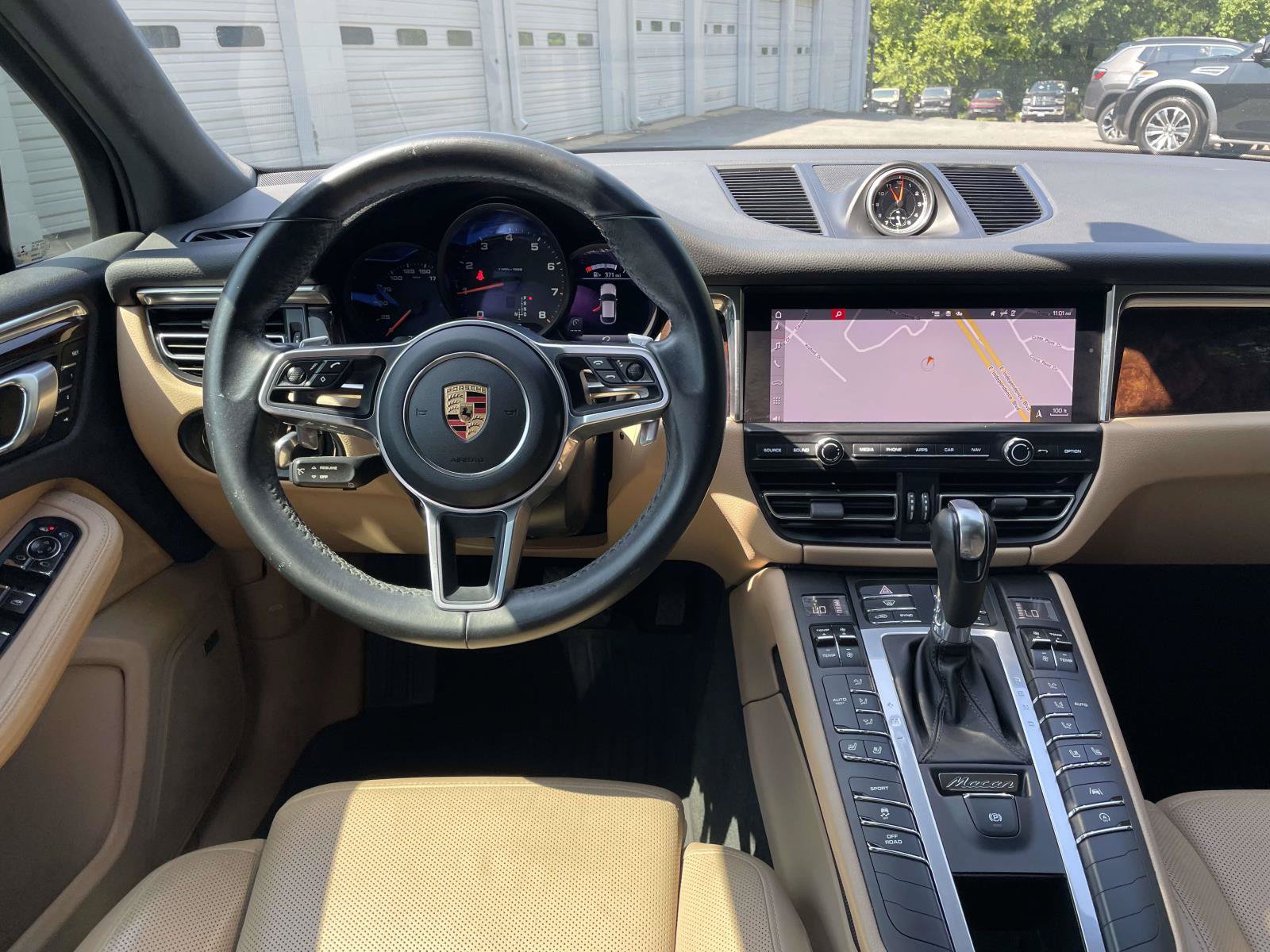 Used 2020 Porsche Macan AWD/4WD image 12