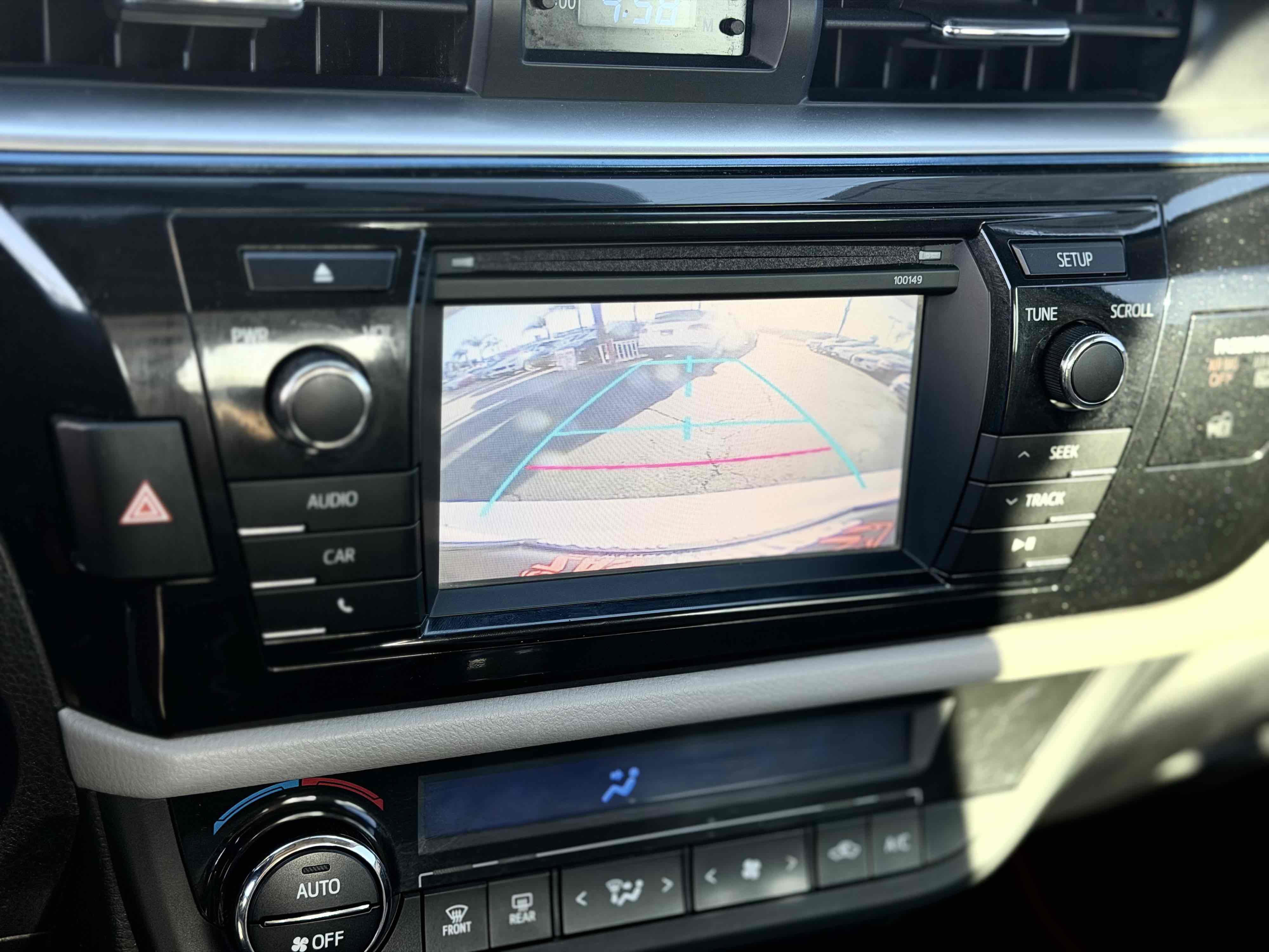 Used 2015 Toyota Corolla LE FWD image 26