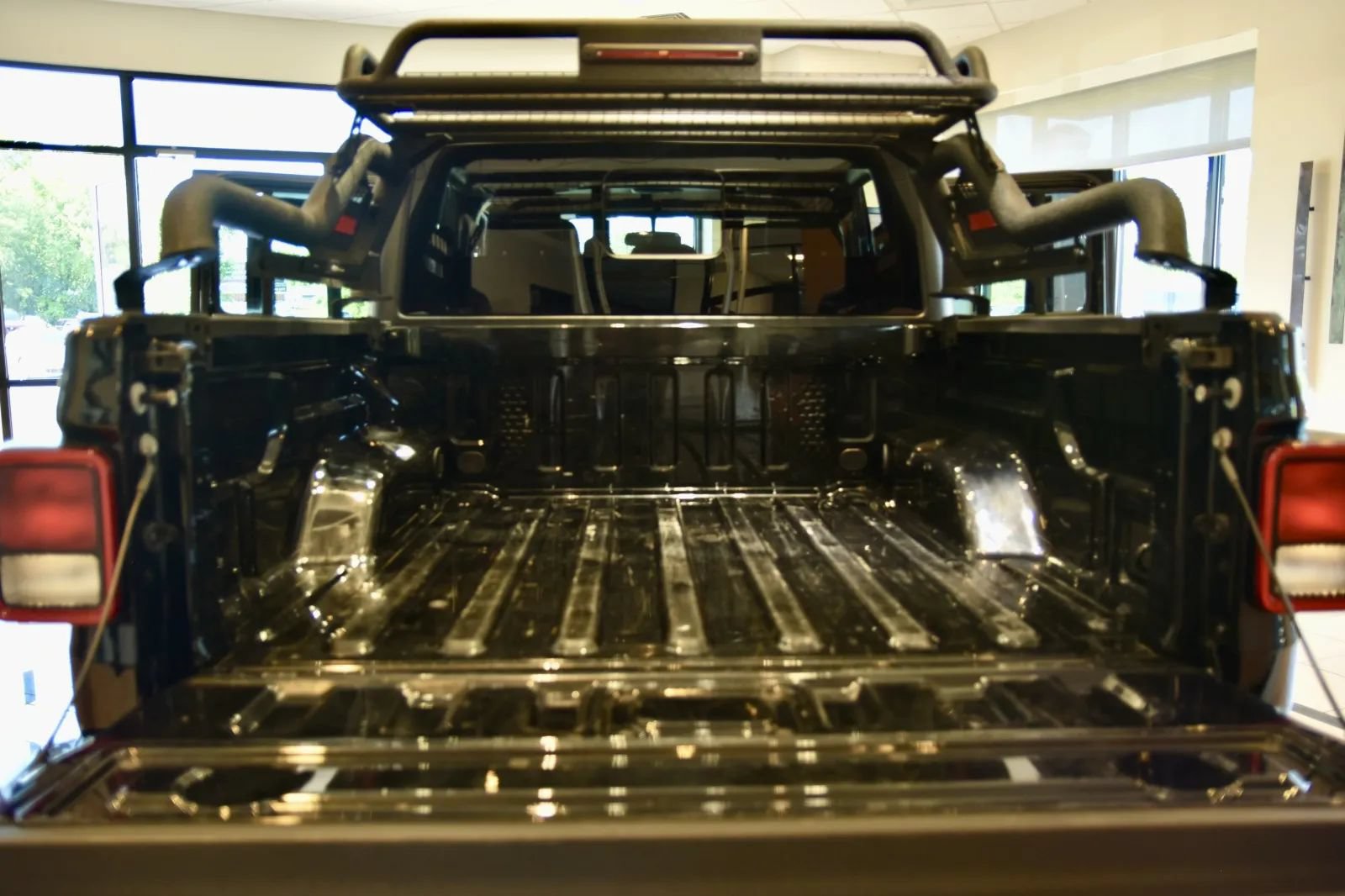 Used 2021 Jeep Gladiator Sport AWD/4WD image 6