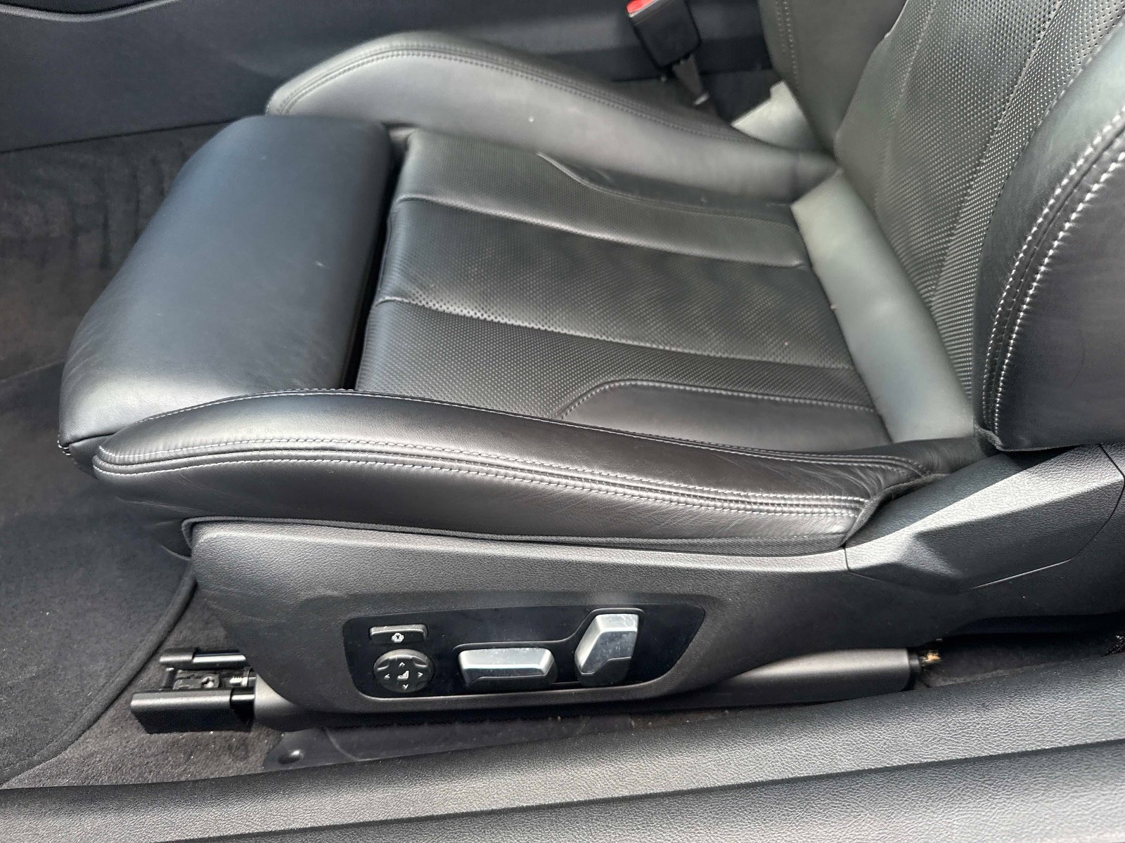 Used 2023 BMW M4 xDrive Competition image 34