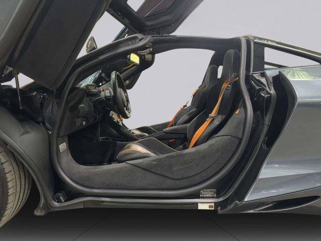 Used 2018 McLaren 720S RWD image 40