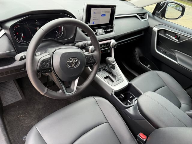 Used 2025 Toyota RAV4 XLE Premium image 9