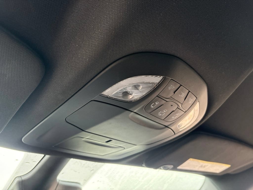 Used 2025 Chrysler Pacifica Select FWD image 26