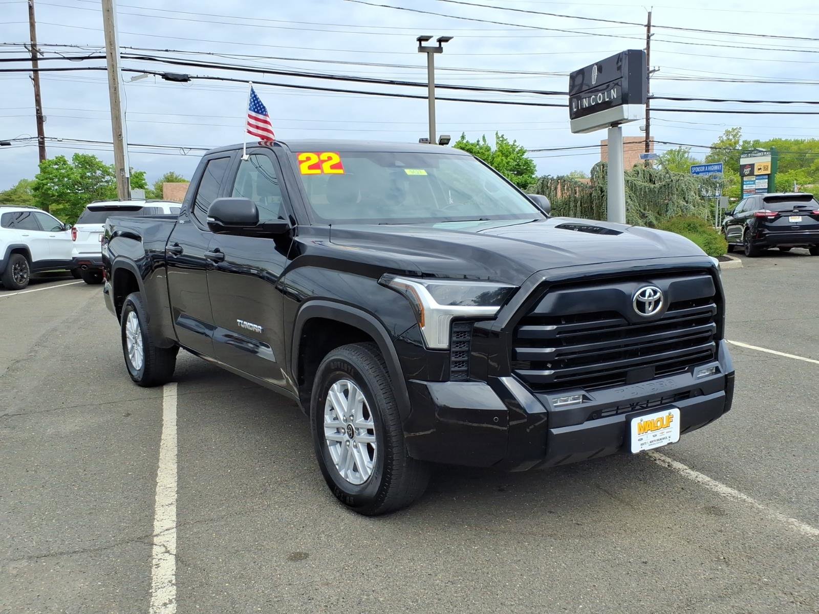 Used 2022 Toyota Tundra SR5 w/ SR5 Premium Package AWD/4WD image 1