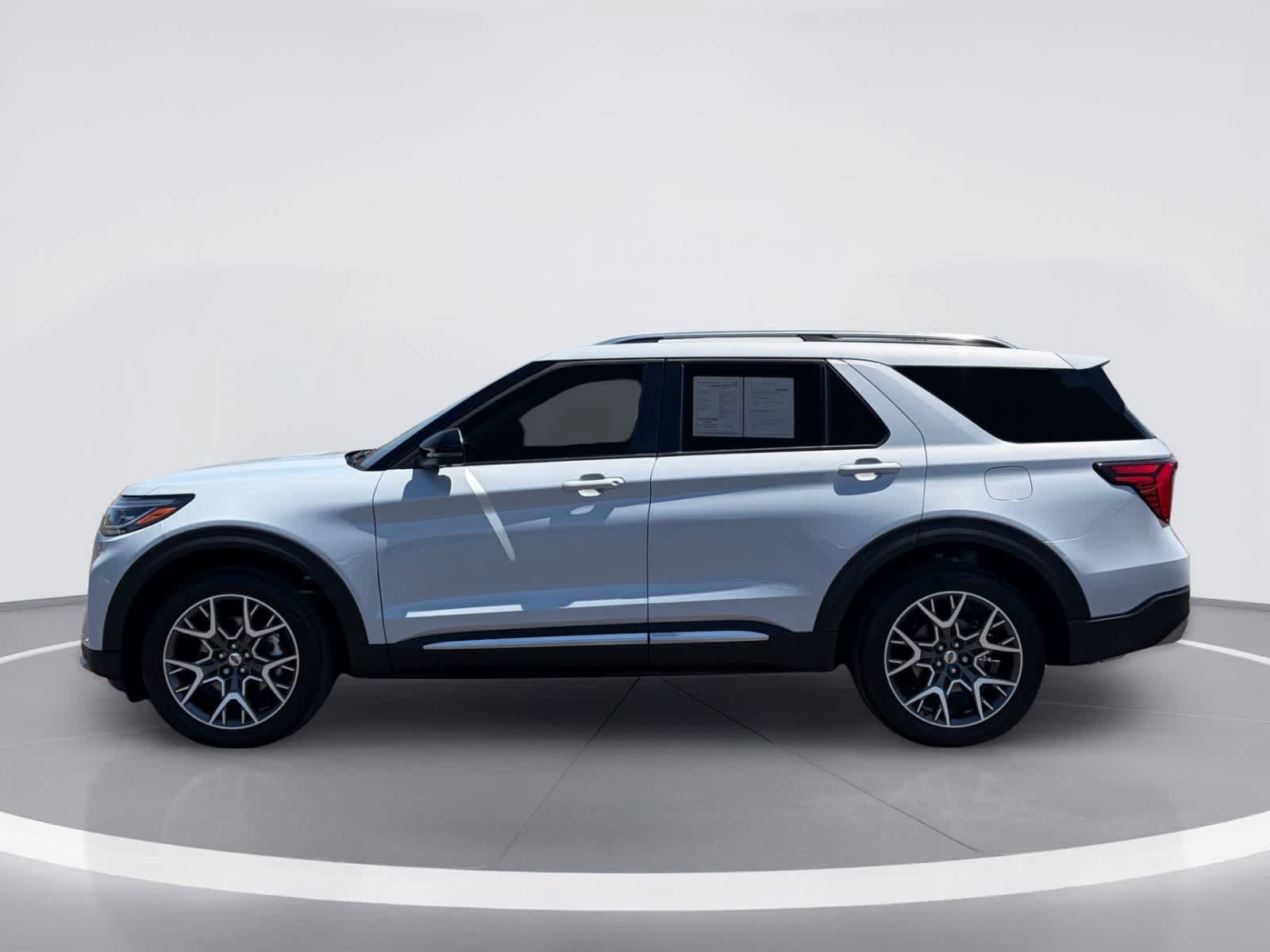 Used 2025 Ford Explorer Platinum w/ Ultimate Package AWD/4WD image 3