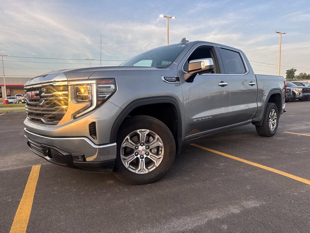 Used 2025 GMC Sierra 1500 SLT AWD/4WD image 1