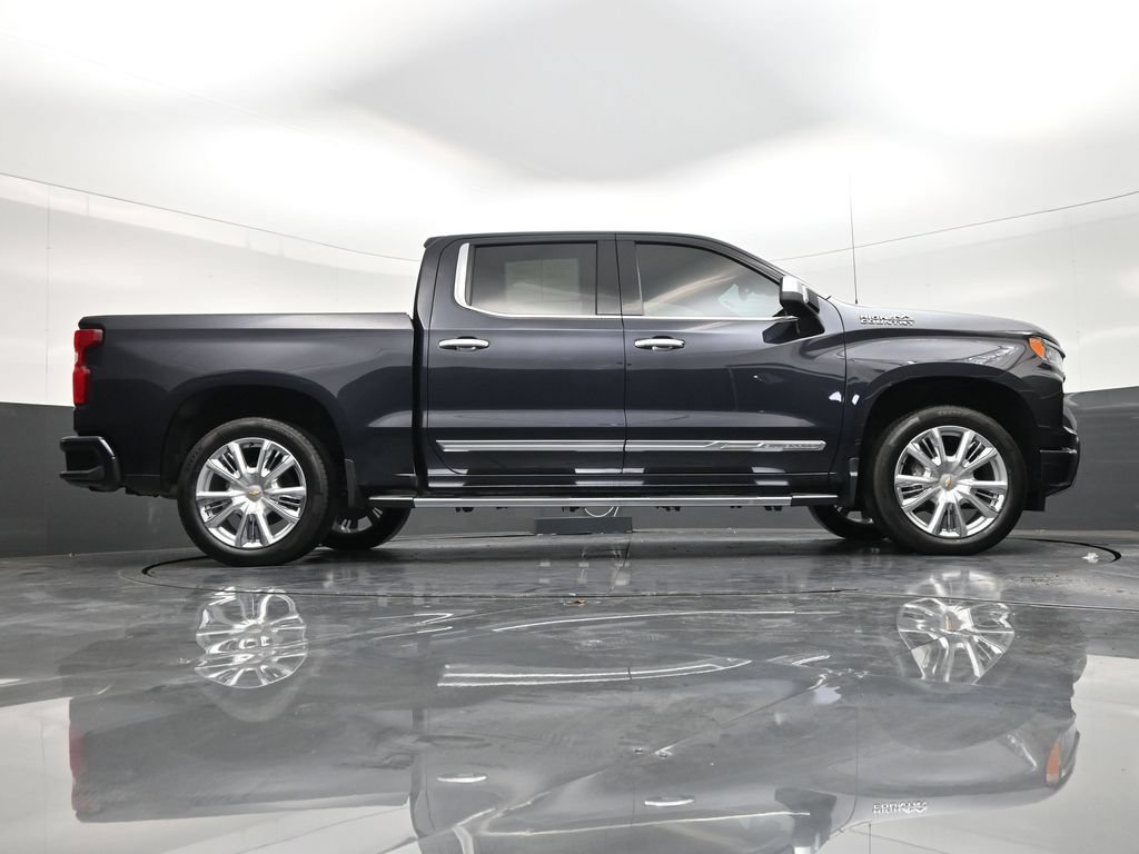 Used 2024 Chevrolet Silverado 1500 High Country w/ High Country Premium Package AWD/4WD image 26
