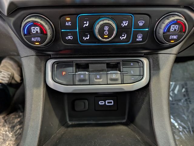 Used 2023 GMC Acadia SLE w/ LPO, Cargo Package AWD/4WD image 21