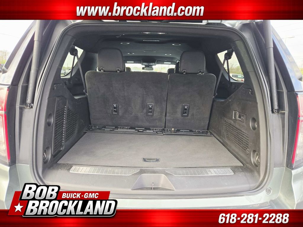 Used 2023 Chevrolet Suburban Premier image 14