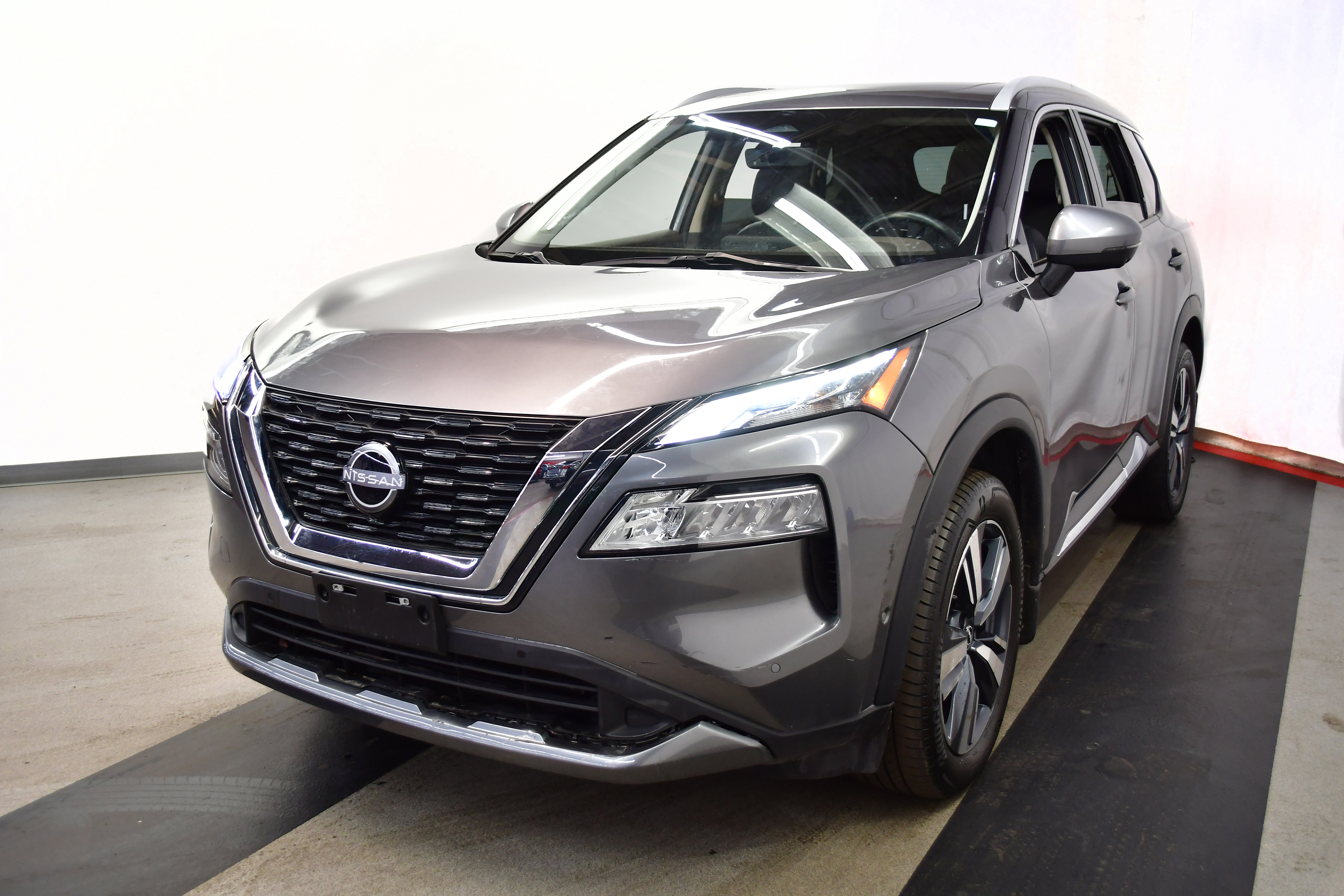 Used 2023 Nissan Rogue SL w/ SL Premium Package image 6