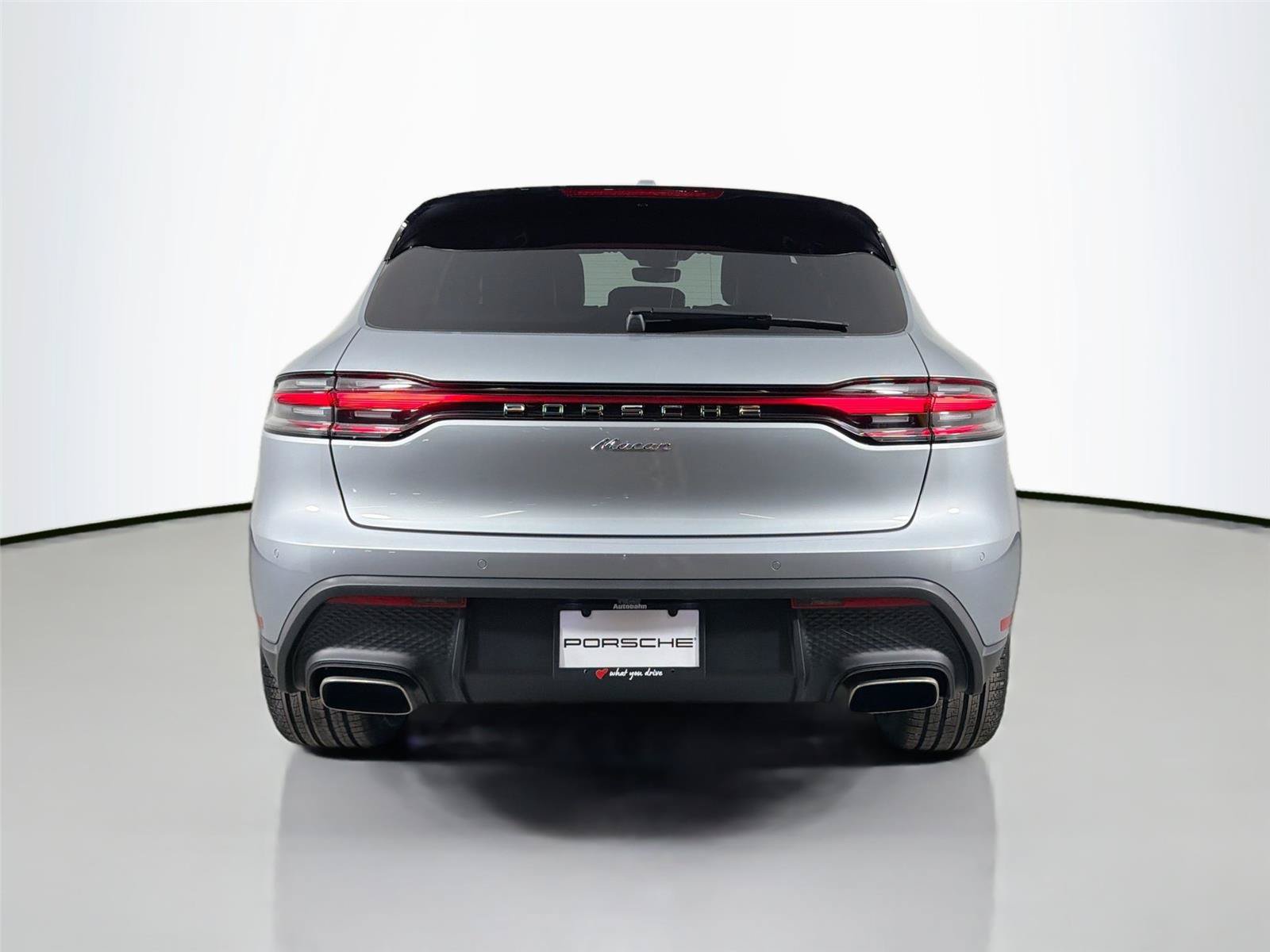Certified 2026 Porsche Macan Turbo AWD/4WD image 6