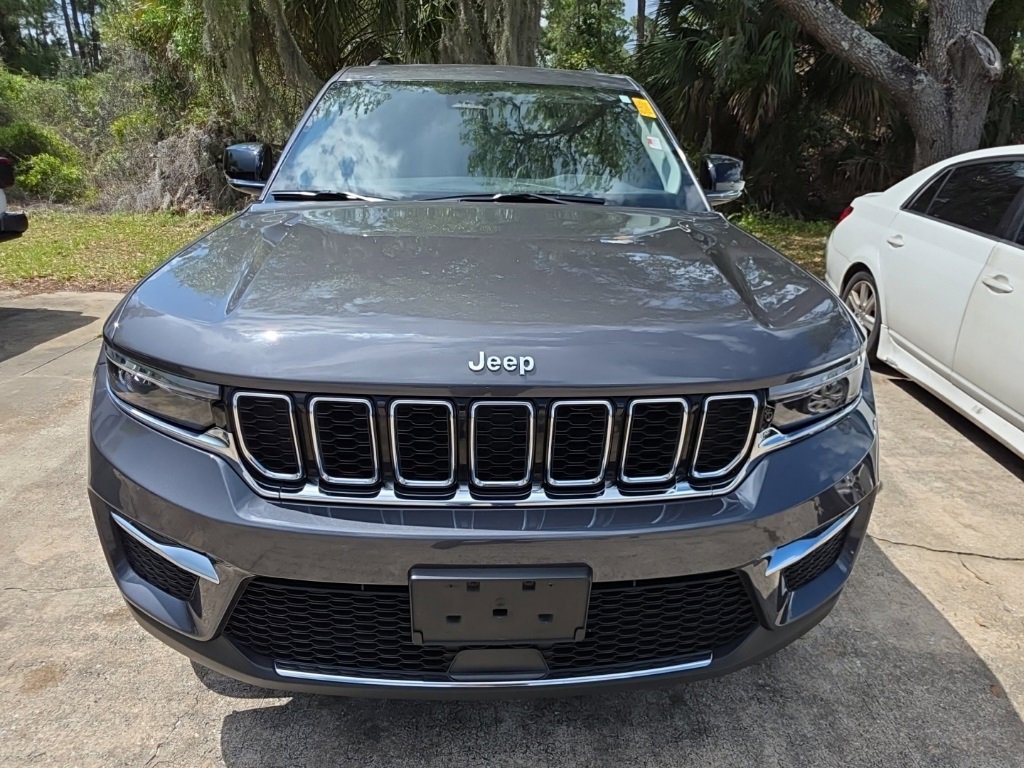 Used 2022 Jeep Grand Cherokee Limited image 11