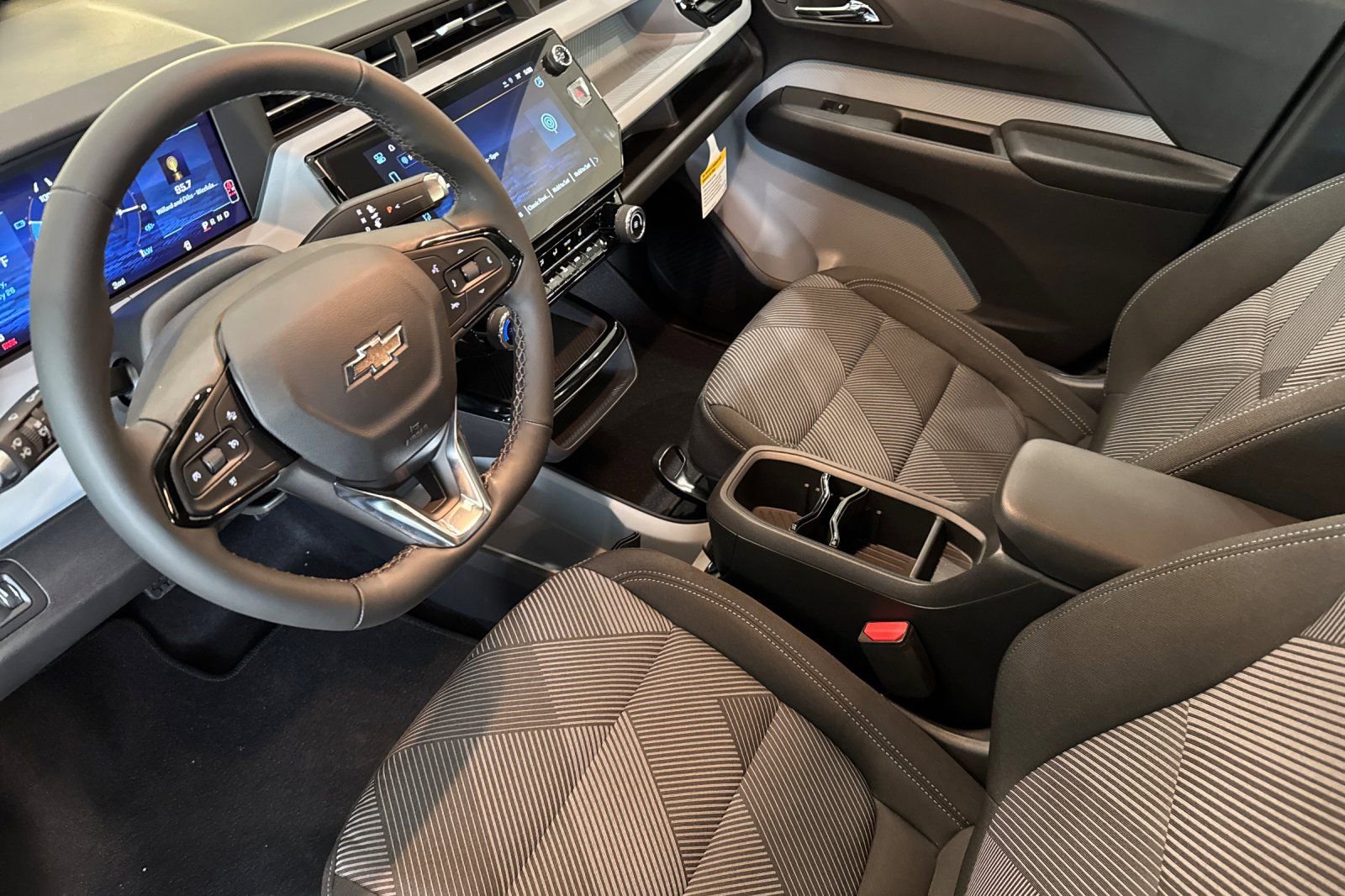 New 2027 Chevrolet Bolt LT w/ Comfort Package image 9
