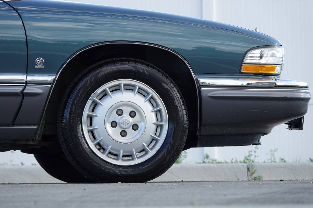 Used 1993 Buick Park Avenue Ultra FWD image 35