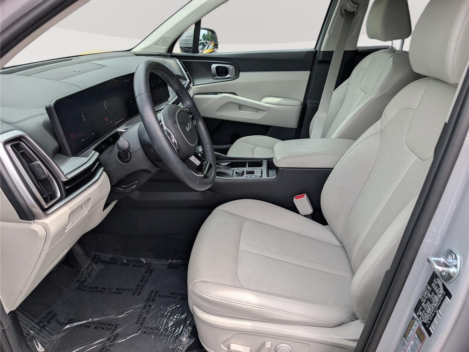Used 2024 Kia Sorento S FWD image 16