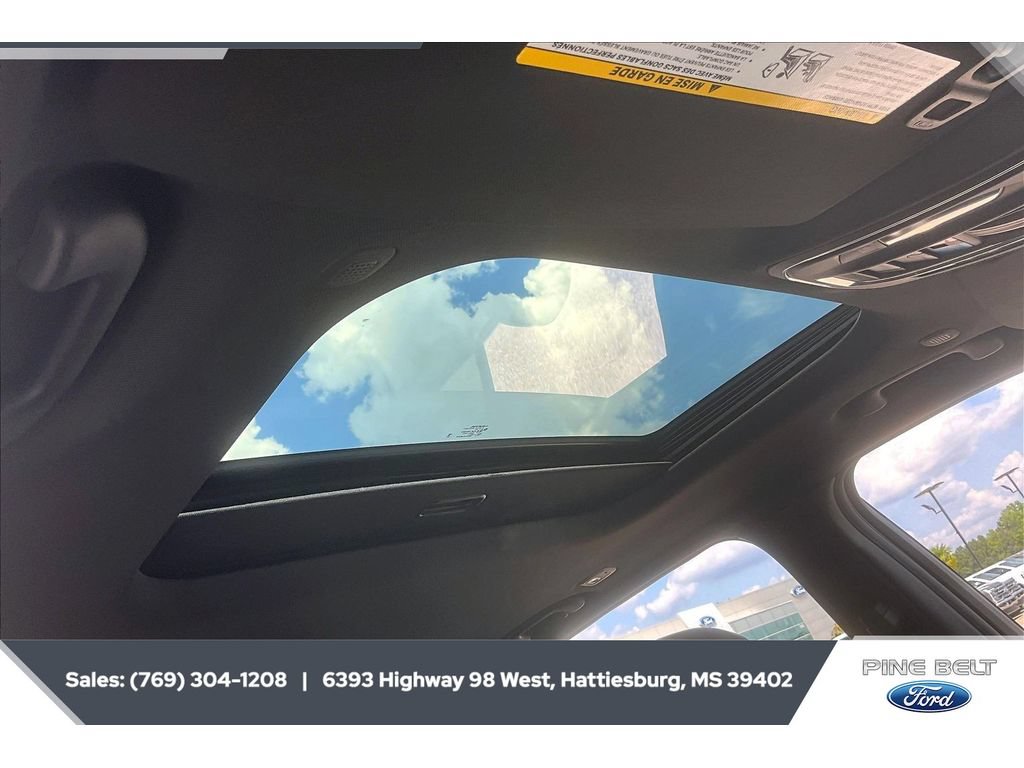 Used 2023 Jeep Grand Cherokee Altitude AWD/4WD image 16
