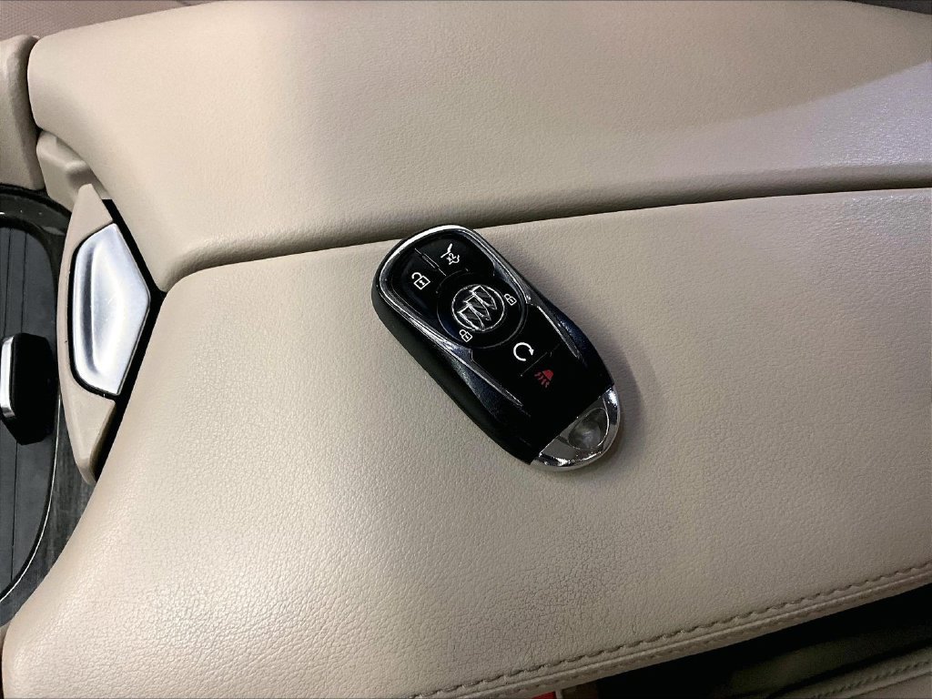 Used 2019 Buick Envision Essence AWD/4WD image 32
