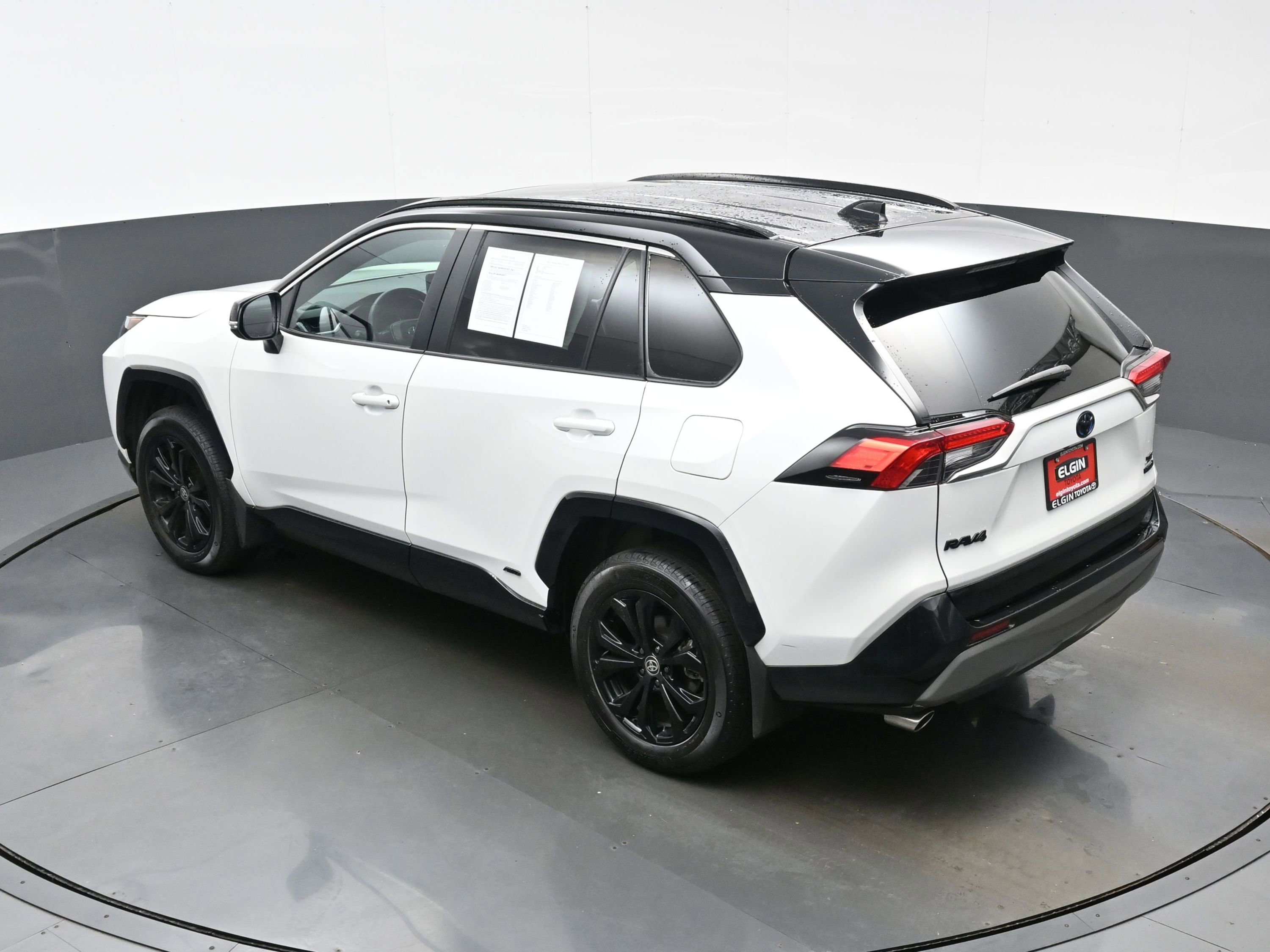 Used 2024 Toyota RAV4 XSE w/ Weather Package image 39