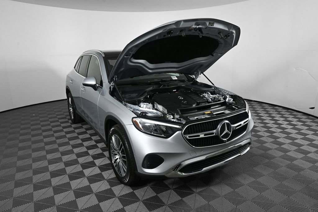 Certified 2025 Mercedes-Benz GLC 300 image 33