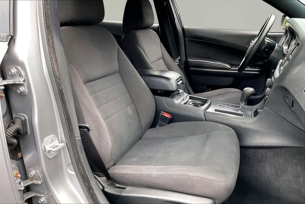 Used 2014 Dodge Charger SE RWD image 31