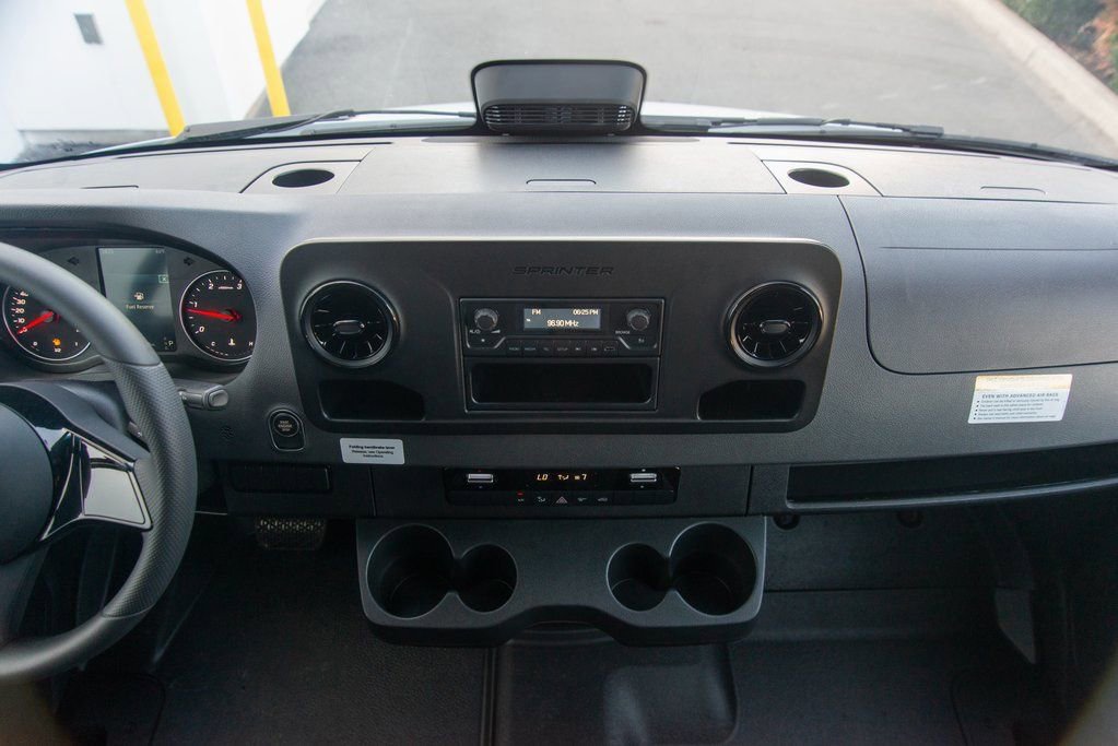 Used 2025 Mercedes-Benz Sprinter 2500 image 28