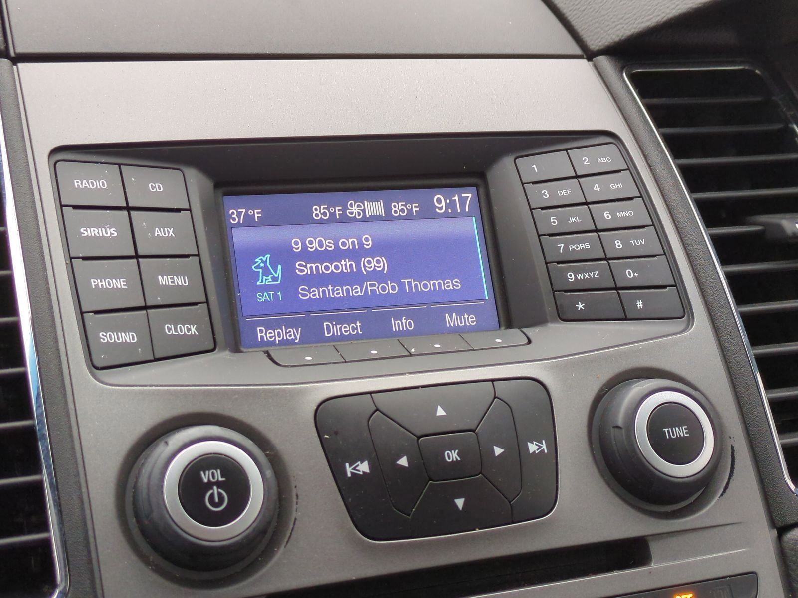 Used 2018 Ford Taurus SEL image 29