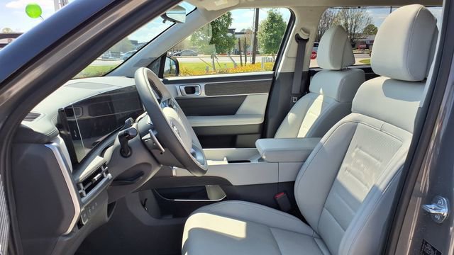 Used 2025 Hyundai Santa Fe Calligraphy w/ Tow & Go Package image 18