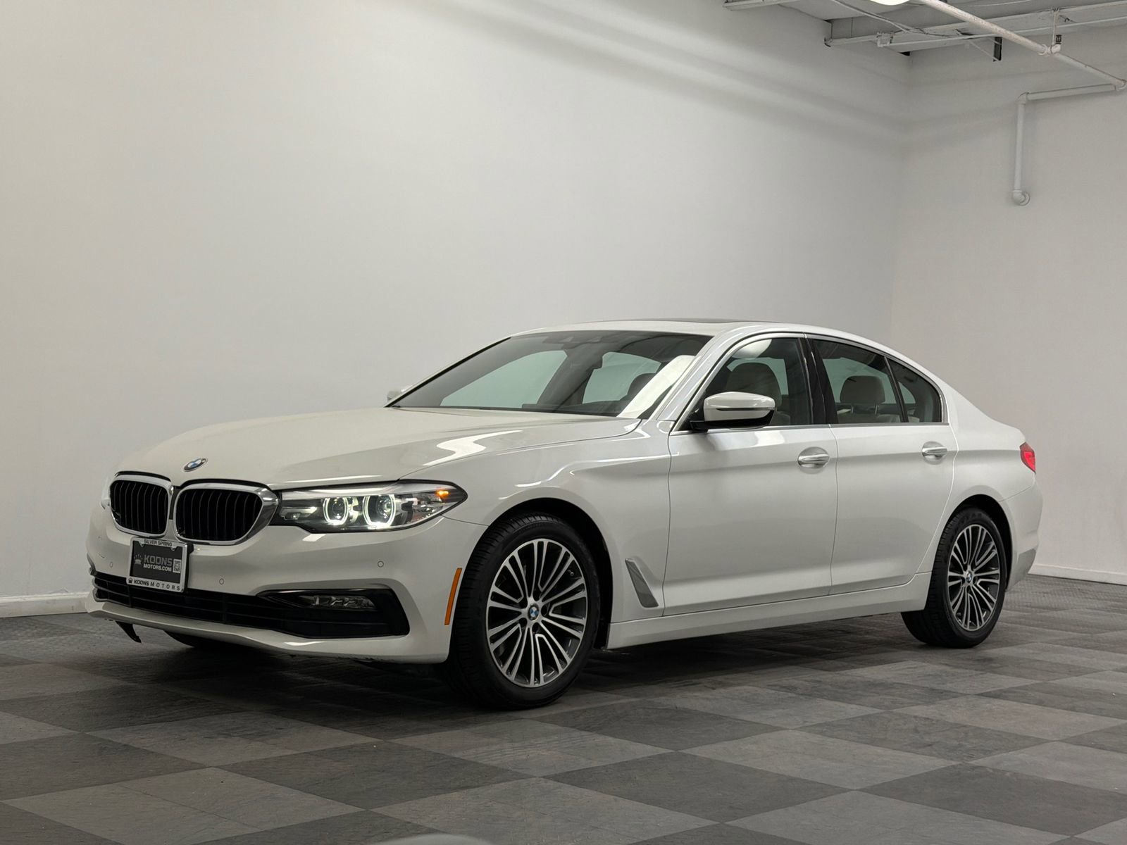 Used 2018 BMW 530i xDrive image 1