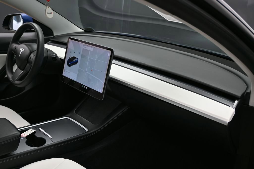 Used 2021 Tesla Model 3 Standard Range Plus image 41