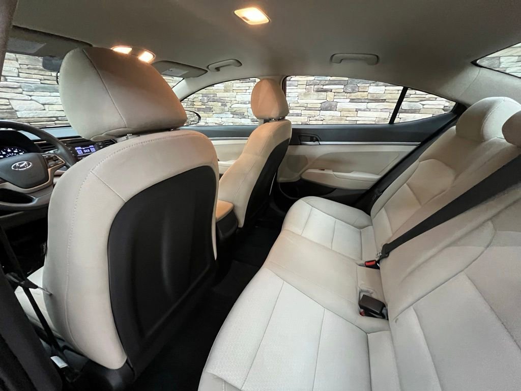 Used 2018 Hyundai Elantra SE FWD image 16