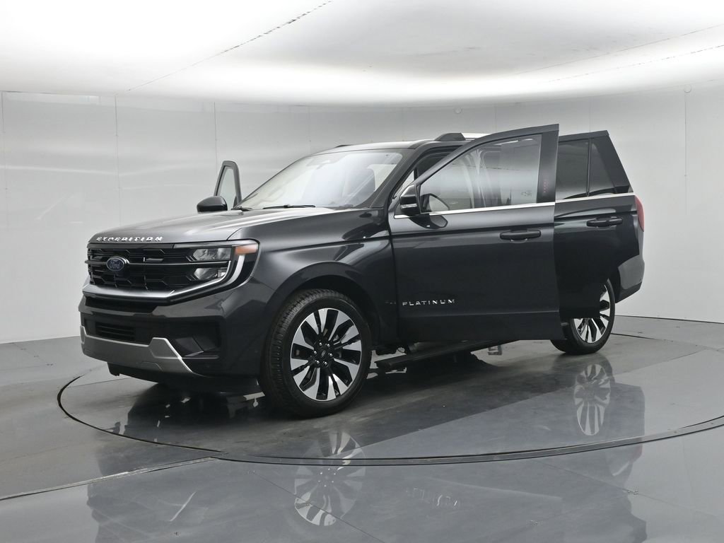 Used 2025 Ford Expedition Platinum w/ Driver's Package AWD/4WD image 37