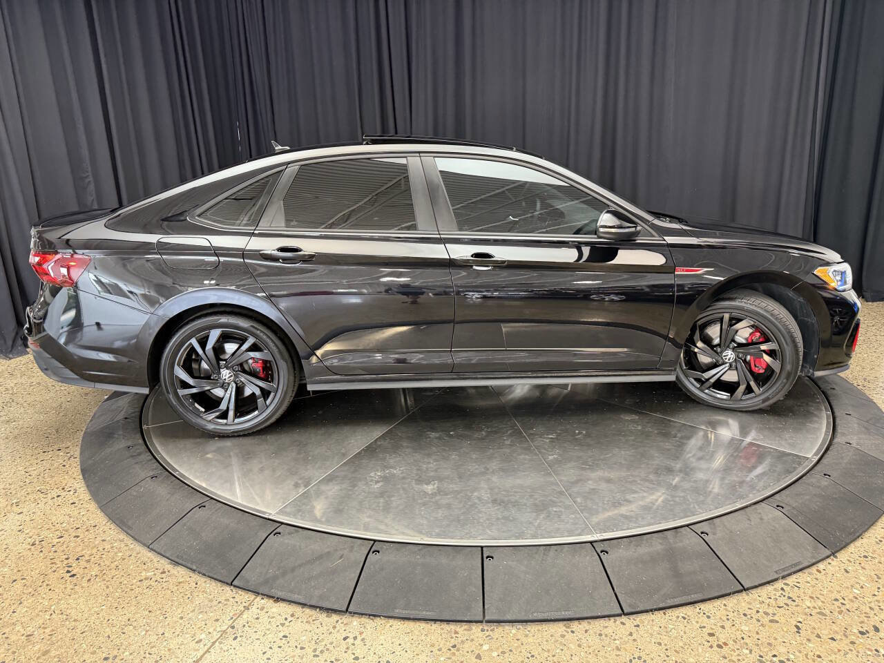 Used 2024 Volkswagen Jetta GLI Autobahn w/ GLI Black Package image 11