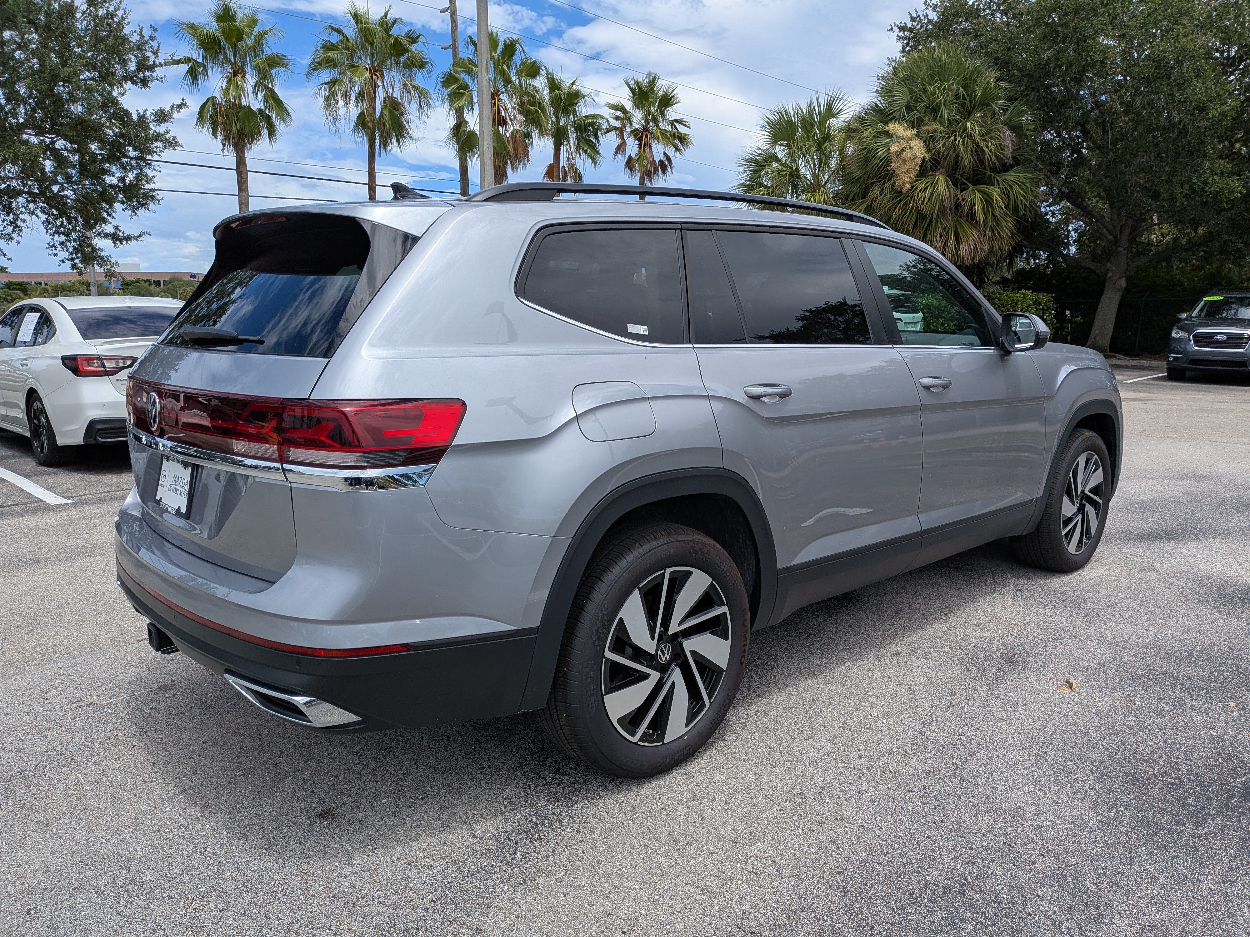 Used 2026 Volkswagen Atlas SE FWD image 4