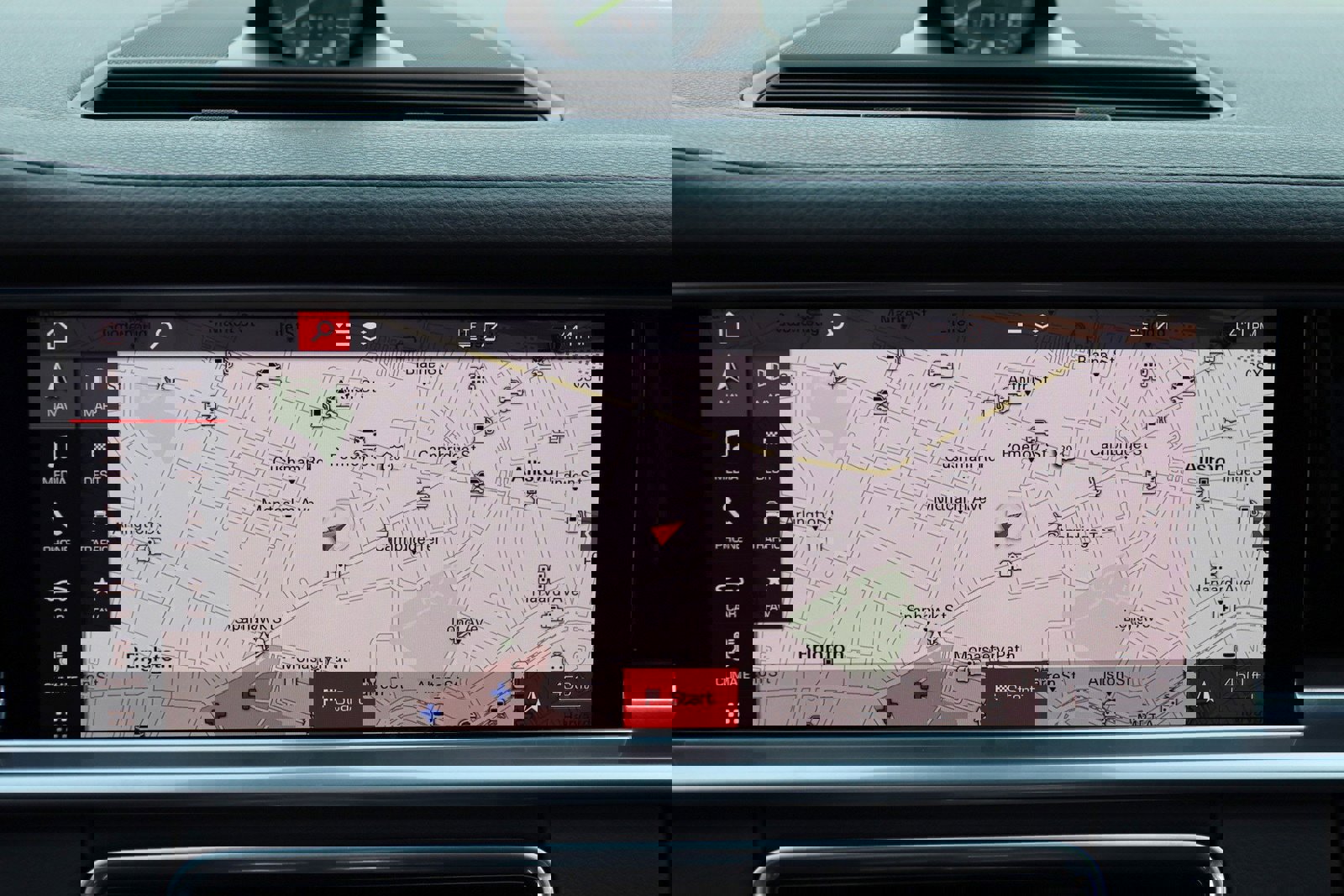 Used 2018 Porsche Panamera 4 w/ Premium Package Plus image 34