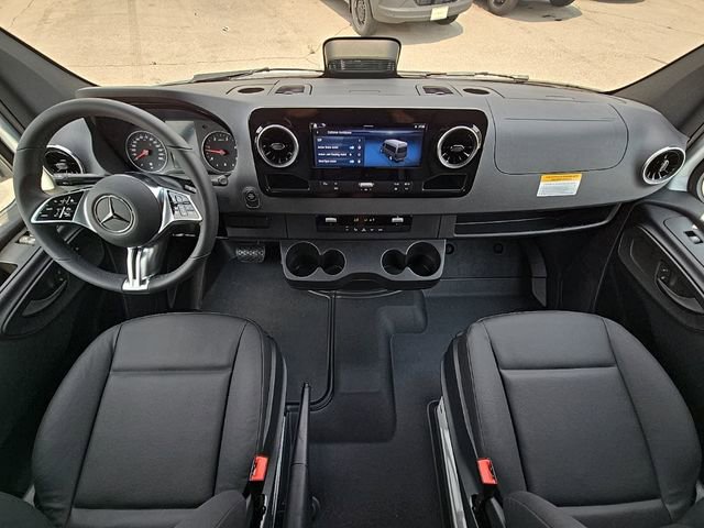 New 2025 Mercedes-Benz Sprinter 4500 image 26