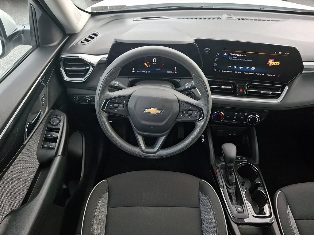 Used 2025 Chevrolet TrailBlazer LT AWD/4WD image 13