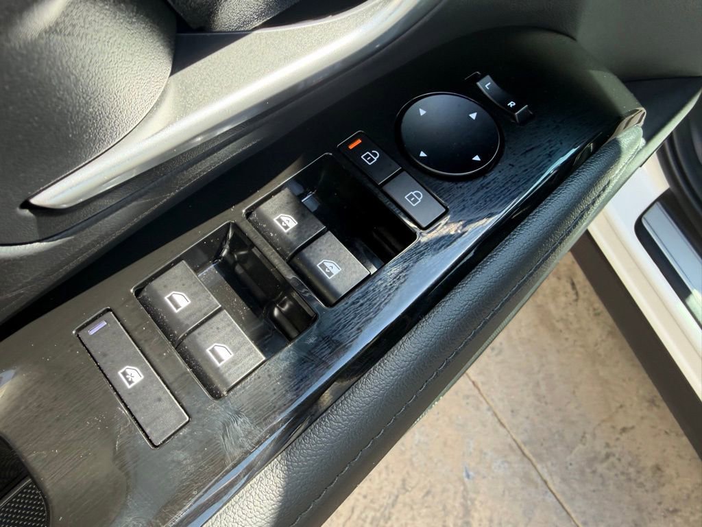 Used 2025 Hyundai Tucson Limited image 22