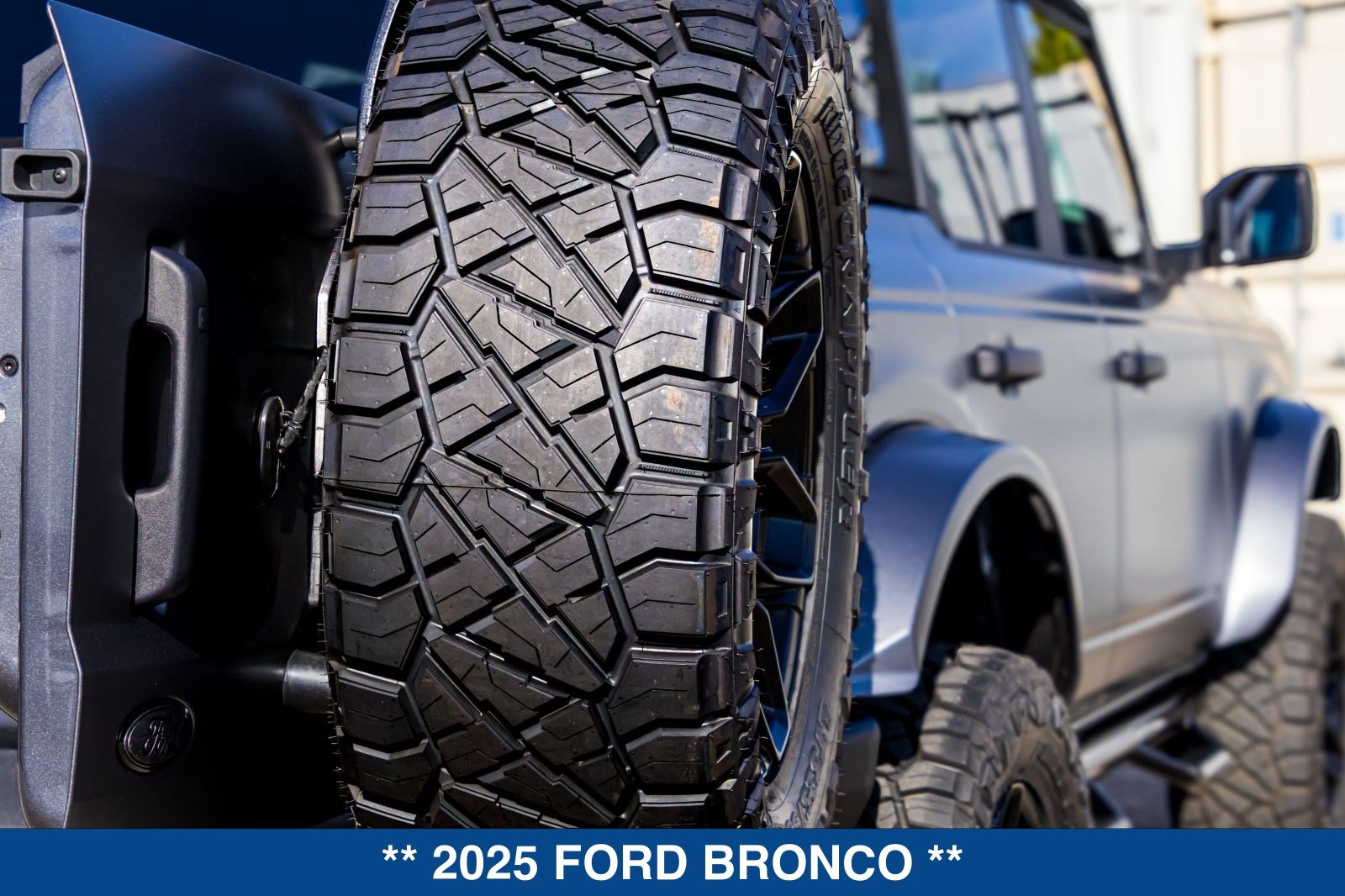 Used 2025 Ford Bronco Badlands AWD/4WD image 28