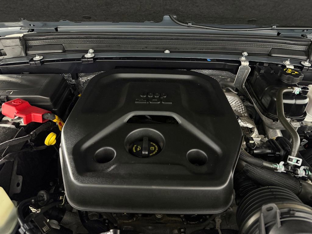 Used 2024 Jeep Wrangler Unlimited AWD/4WD image 33