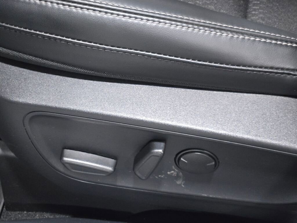 New 2025 Ford Escape SE w/ Class II Trailer Tow Package image 25