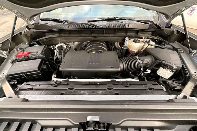 Used 2023 Chevrolet Suburban Premier image 21